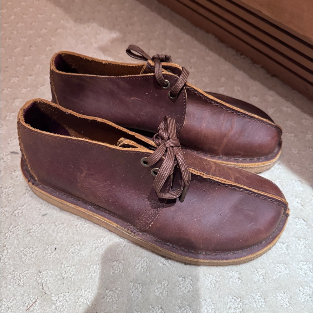 Clarks Desert Trek Oxford - beeswax - like new size 9 women / 7 men